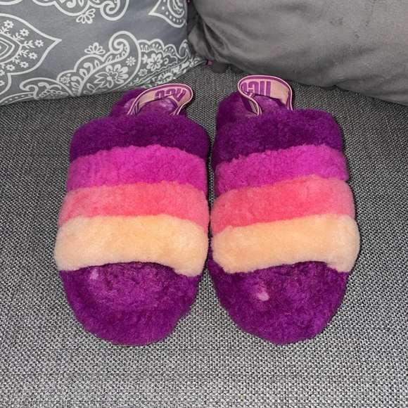 FUCHSIA PINK UGG FLUFF YEAH SLIDES 🍭🍬 - Picture 2 of 8